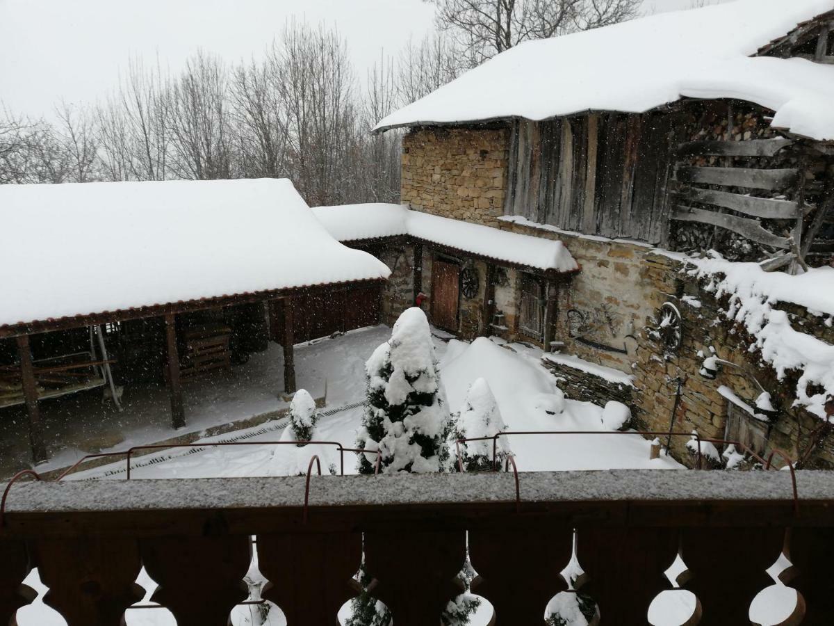 Къща За Гости Чичарите Gabrovo Eksteriør bilde